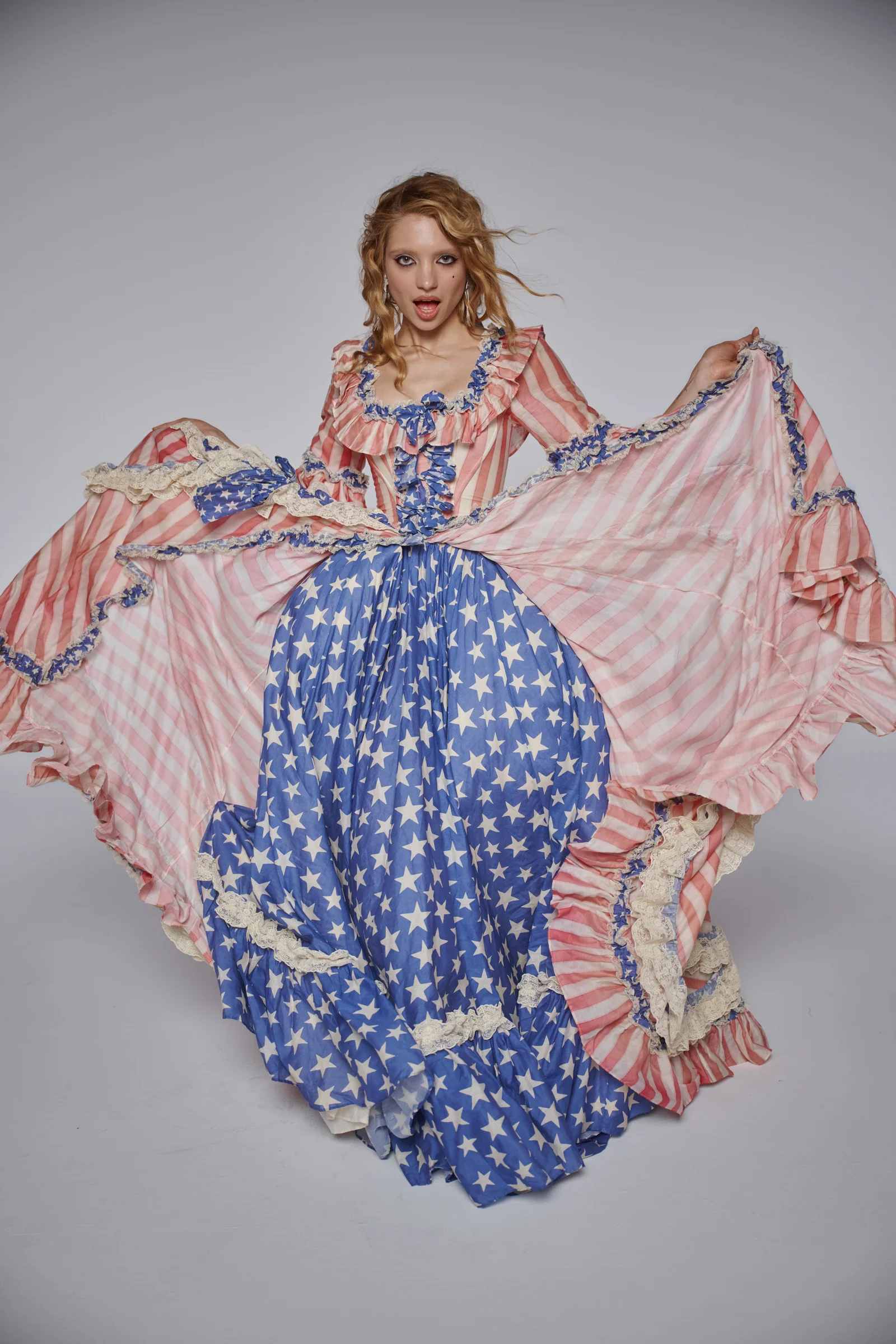 The American Woman Antoinette Gown - Image 11