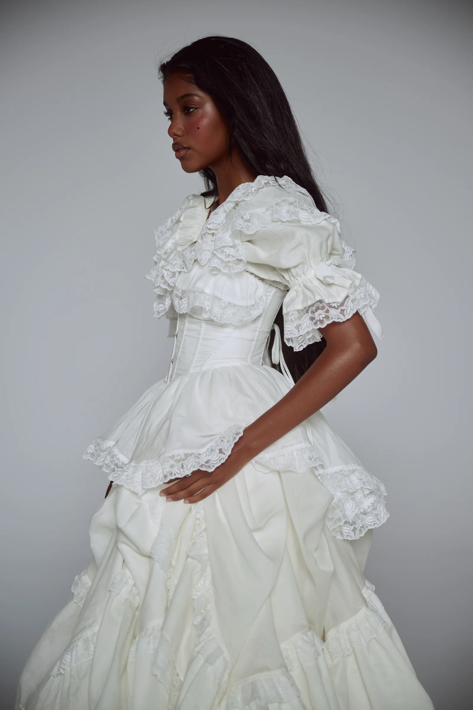 The Ivory Chantilly Corset - Image 15