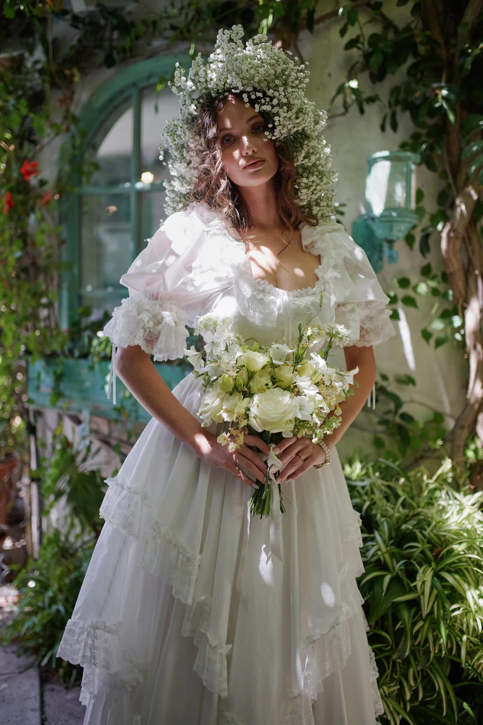 The Innkeepers Gown - Image 3