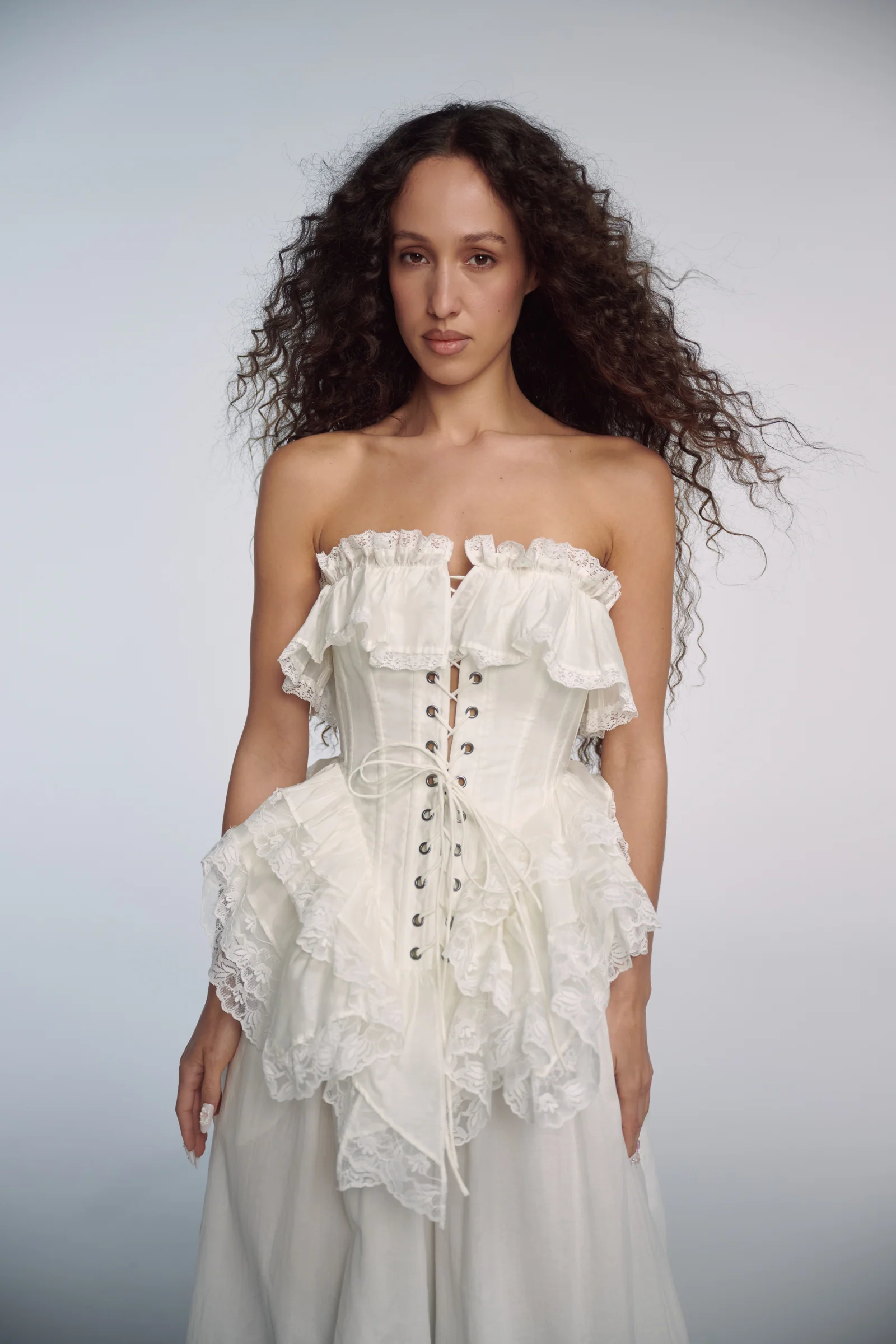 The Ivory Ren Faerie Corset - Image 4